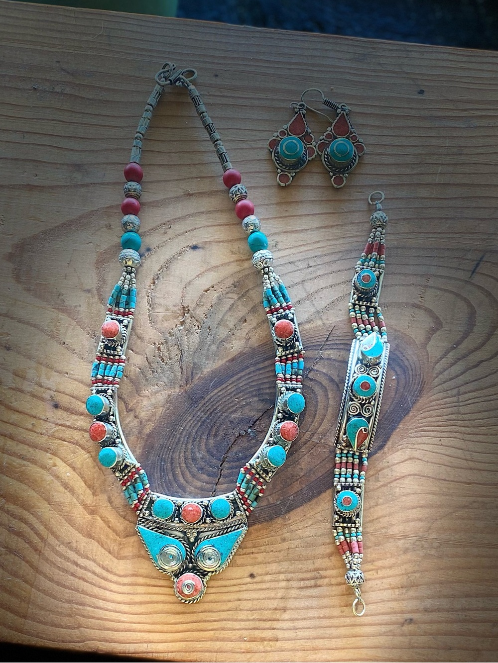Turquoise and Coral Beaded Necklace, Bracelet with Earrings - Women Jewelry - Picture 9 of 10